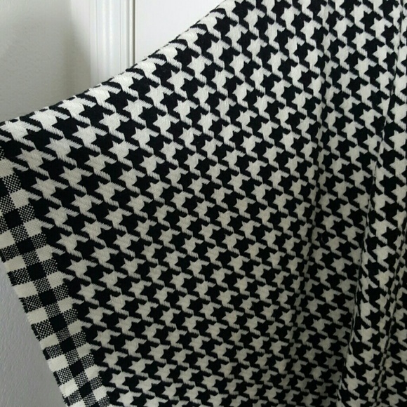 Pashmina Women's Wrap cape - Picture 4 of 6